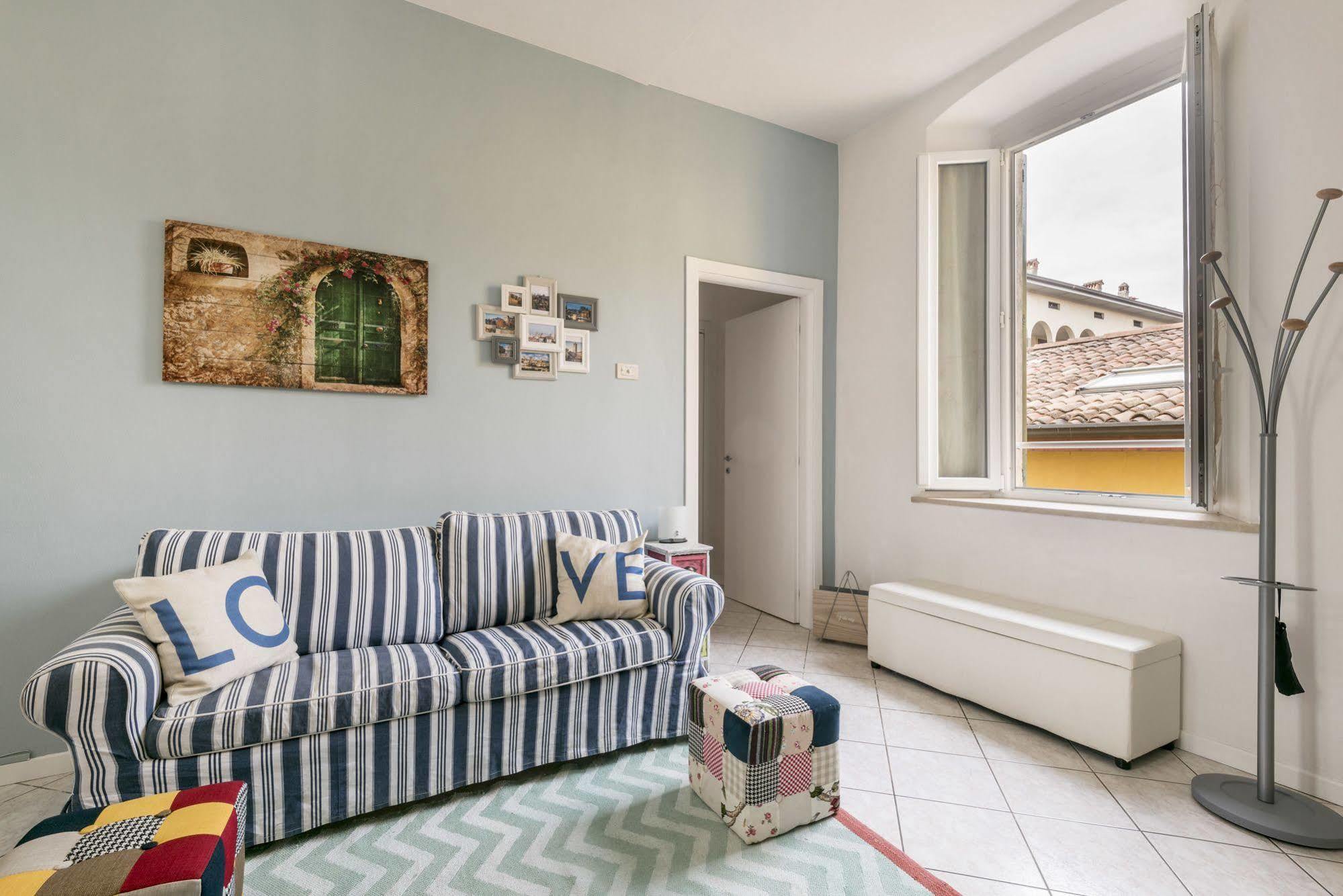 Апартаменти Casa Sofia -Airport Free Shuttle-H24 Бергамо Екстер'єр фото